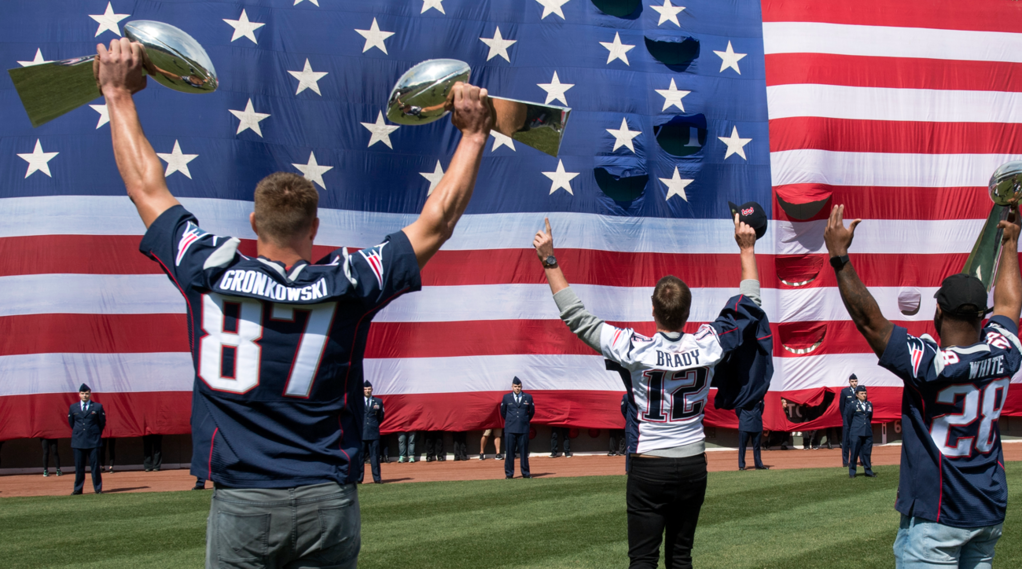 Klicke auf die Grafik für eine vergrößerte Ansicht  Name: tom-brady-rob-gronkowski-new-england-patriots-super-bowl-champions.png?itok=rMVh-KOJ.png Ansichten: 1 Größe: 962,1 KB ID: 4489268